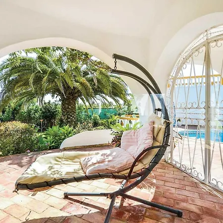 Carvoeiro Sleeps 6 Air Con Wifi Villa