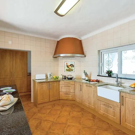 Carvoeiro Sleeps 6 Air Con Wifi * Carvoeiro (Lagoa)